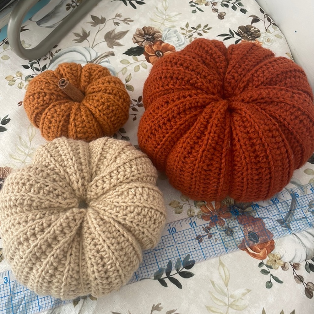 Handmade Crocheted Pumpkin stack - Picture 4 of 11